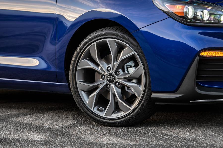 Колеса Hyundai Elantra GT N Line (PD) 2019 года  (фото 13 из 40)